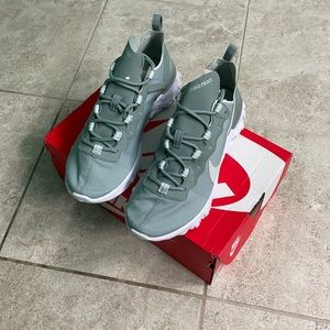 Women’s Nike react element size 7.5 brand new